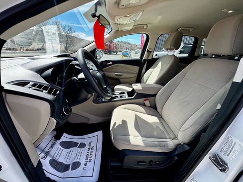 Used 2017 Ford Escape SE image 7
