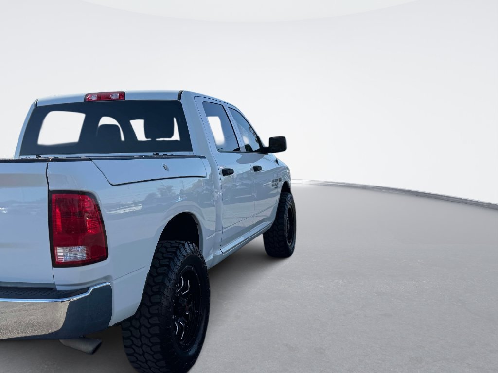 Used 2020 RAM 1500 4x4 Crew Cab Classic w/ Chrome Appearance Group image 5