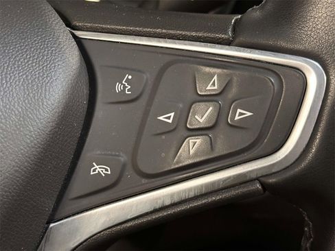 Used 2023 Chevrolet Equinox LT image 23