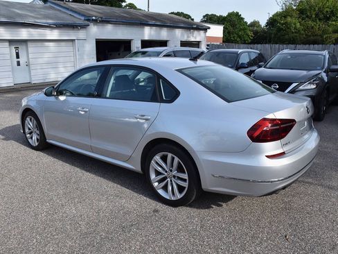 Used 2019 Volkswagen Passat 2.0T Wolfsburg w/ Wheels & Sunroof Package FWD image 3