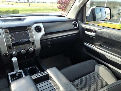 Used 2018 Toyota Tundra SR5 w/ SR5 Upgrade Package image 9