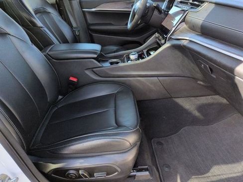 Certified 2024 Jeep Grand Cherokee L Limited w/ Luxury Tech Group II image 31