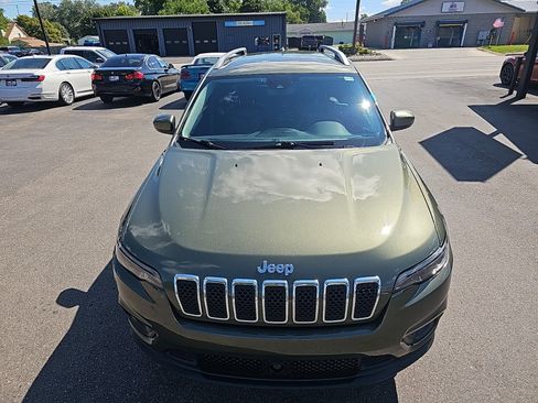 Used 2021 Jeep Cherokee Latitude Plus w/ Mopar Interior Package AWD/4WD image 9