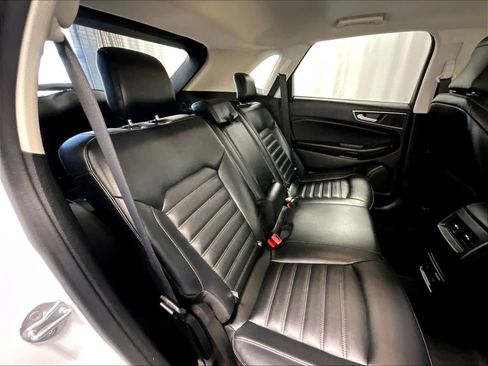 Used 2022 Ford Edge SEL w/ Convenience Package image 16
