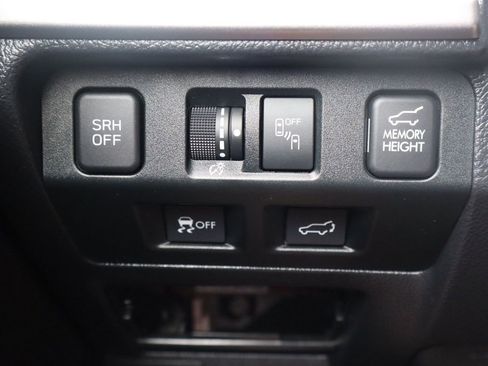 Used 2017 Subaru Forester 2.5i Touring AWD/4WD image 29