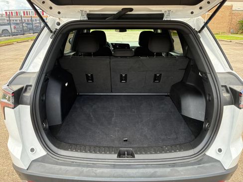 Used 2025 Chevrolet Equinox LT FWD image 30