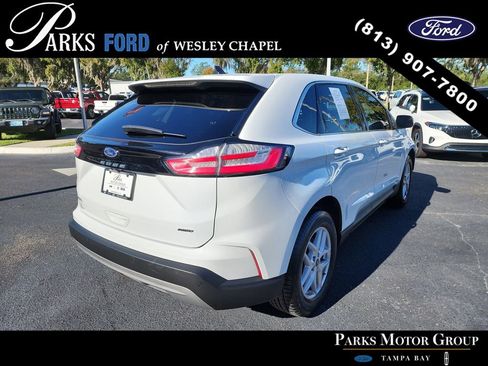 Used 2023 Ford Edge SEL image 3