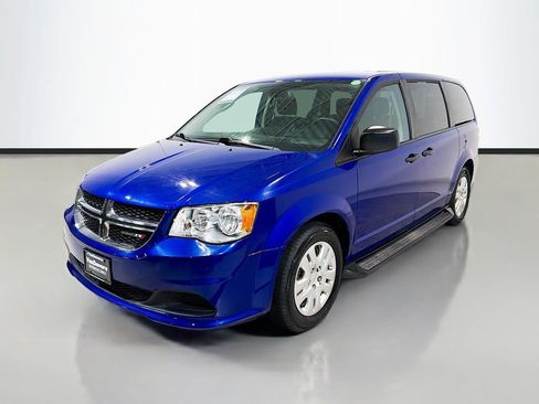 Used 2019 Dodge Grand Caravan SE w/ UConnect Hands-Free Group FWD image 5