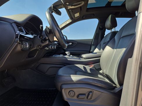 Used 2018 Audi Q7 3.0T Premium Plus w/ Premium Plus Package image 16