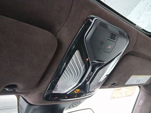 Certified 2022 BMW 750i xDrive w/ Luxury Rear Seating Package image 23