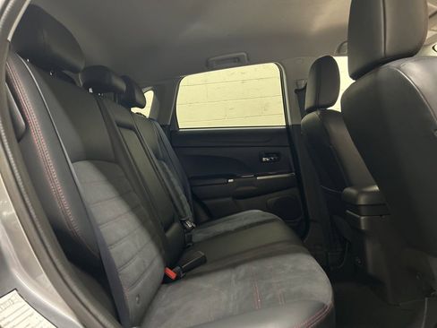 Used 2024 Mitsubishi Outlander Sport SE image 9