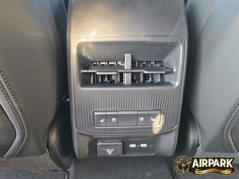 New 2025 Jeep Wagoneer S Launch Edition image 12