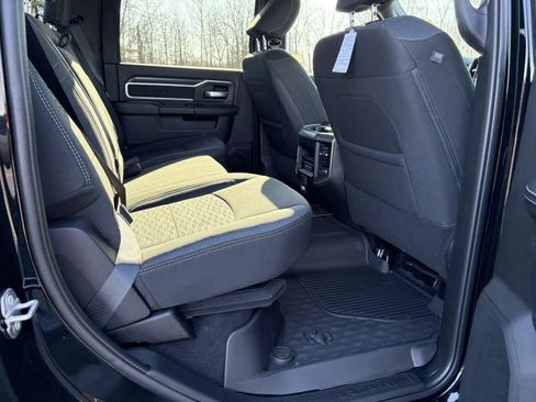New 2026 RAM 3500 Big Horn AWD/4WD image 12