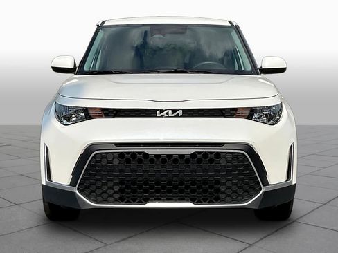 Used 2025 Kia Soul LX w/ LX Technology Package FWD image 4