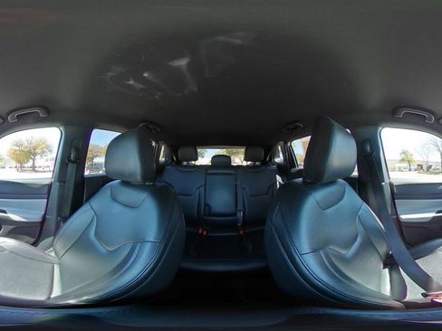 Used 2025 Toyota Corolla LE image 45