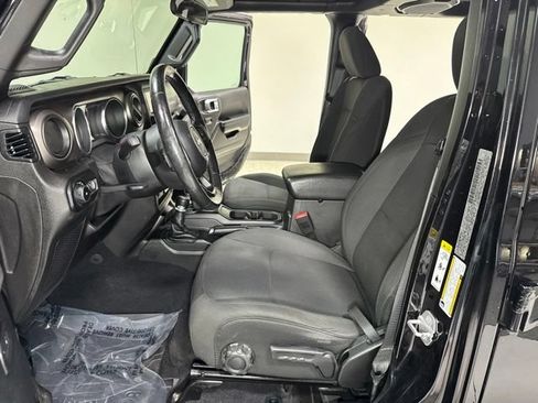 Used 2019 Jeep Wrangler Unlimited Sport S AWD/4WD image 12