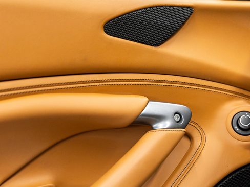 Used 2022 Ferrari F8 Tributo image 35