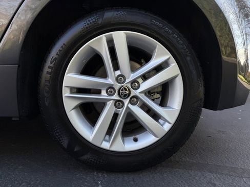 Used 2021 Toyota Corolla SE image 32