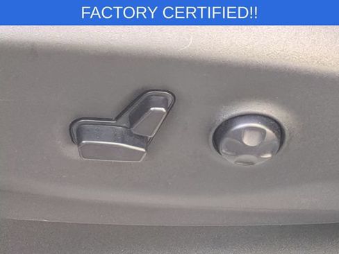 Certified 2023 Chrysler Pacifica Touring-L FWD image 17