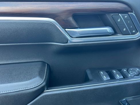 Used 2024 GMC Sierra 1500 SLT image 10