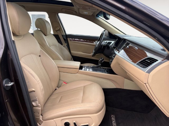 Used 2015 Hyundai Genesis 3.8 w/ Option Group 02 RWD image 15