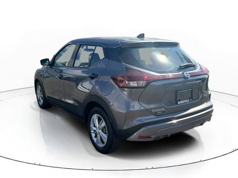 Used 2021 Nissan Kicks S image 3