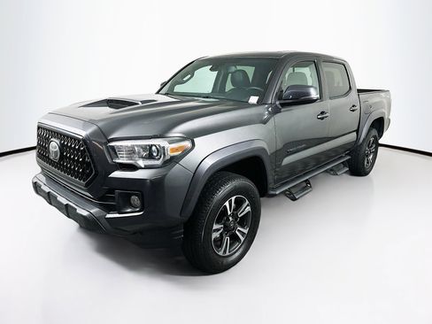 Used 2019 Toyota Tacoma TRD Sport AWD/4WD image 3