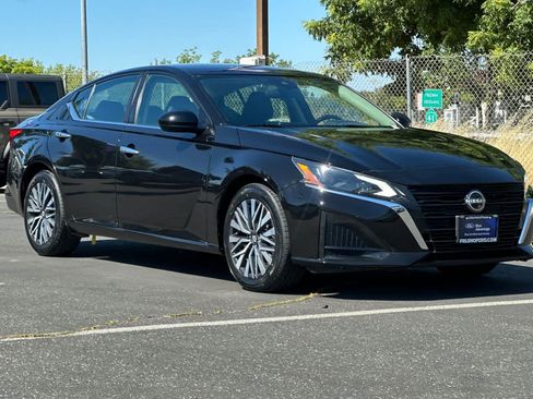 Used 2023 Nissan Altima 2.5 SV FWD image 9