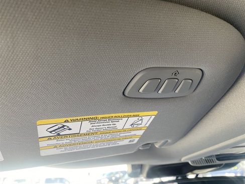 Used 2023 Ford F350 Lariat image 32