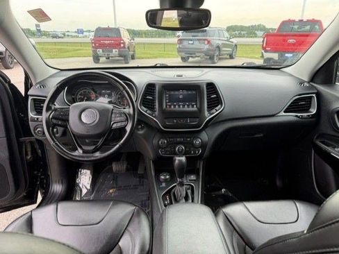 Used 2021 Jeep Cherokee Latitude Plus AWD/4WD image 28