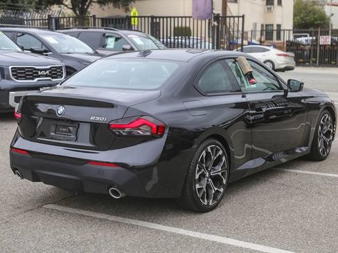 Used 2025 BMW 230i Coupe w/ Premium Package RWD image 10