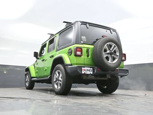 Used 2018 Jeep Wrangler Unlimited Sahara AWD/4WD image 25