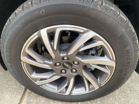 Used 2025 Lincoln Corsair FWD w/ Equipment Group 101A image 11