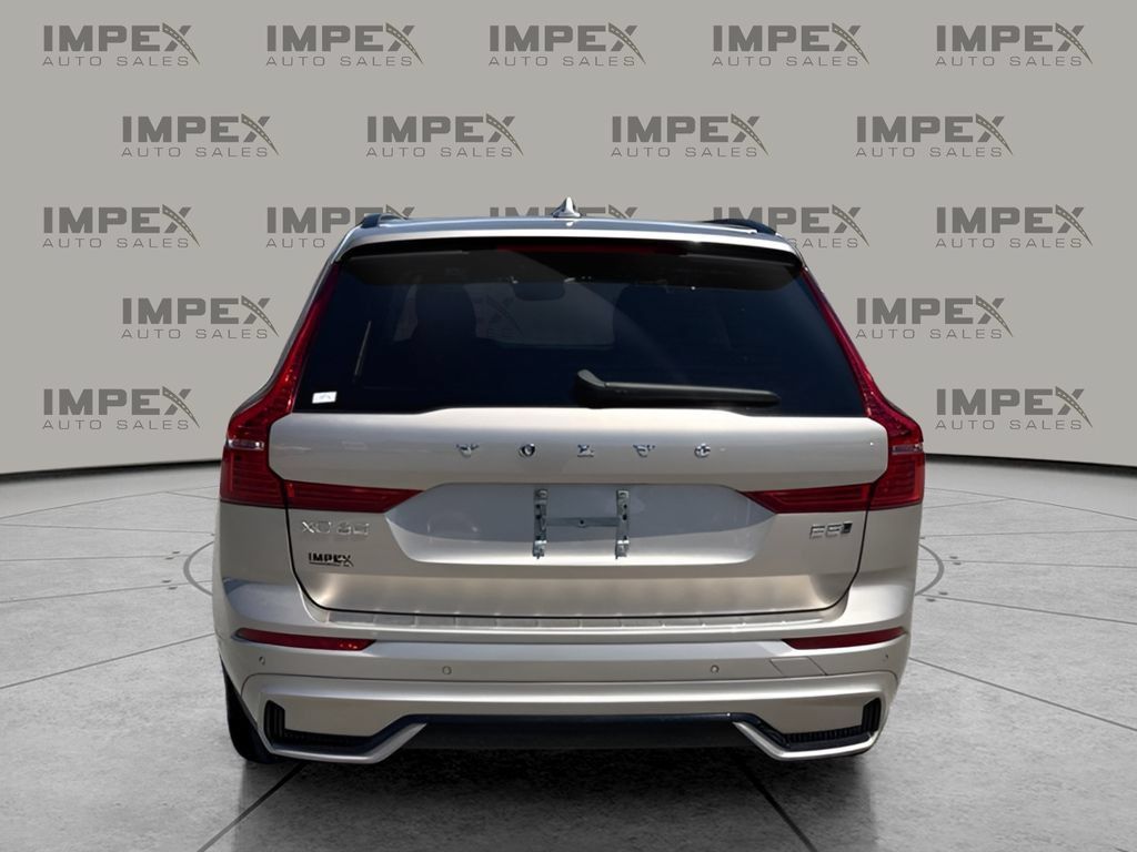 Used 2024 Volvo XC60 B5 Plus w/ Protection Package Premier AWD/4WD image 4