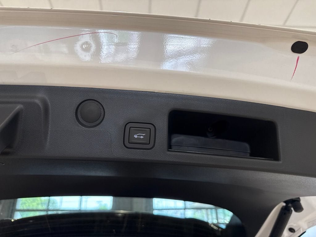New 2027 GMC Terrain Elevation w/ Elevation Premium Package AWD/4WD image 17