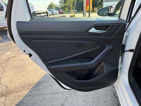 Used 2019 Volkswagen Jetta S w/ Driver Assistance Package image 11