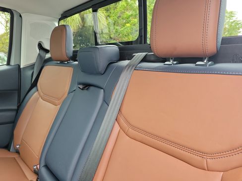 Used 2024 Ford Maverick Lariat w/ FX4 Off-Road Package image 17