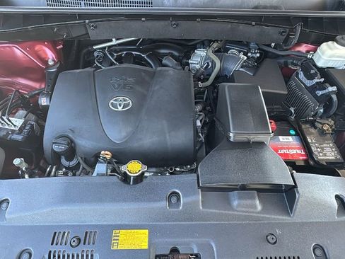 Used 2017 Toyota Highlander SE image 26