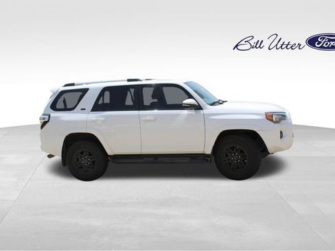 Used 2021 Toyota 4Runner SR5 Premium w/ Moonroof Package RWD image 4
