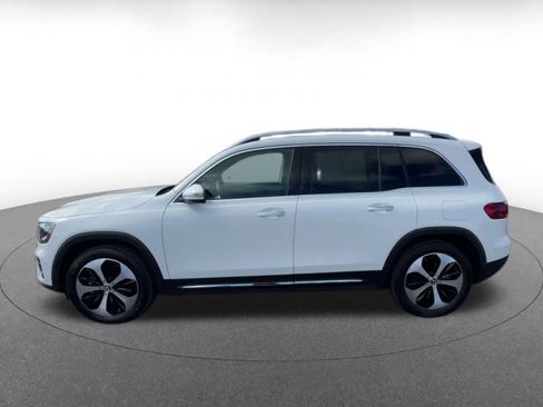 Used 2025 Mercedes-Benz GLB 250 4MATIC image 7