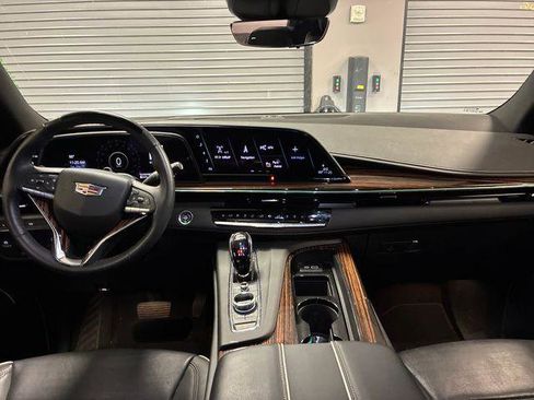 Certified 2024 Cadillac Escalade ESV Premium Luxury w/ Performance Package AWD/4WD image 44
