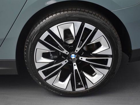 Used 2024 BMW 530i w/ Premium Package image 23