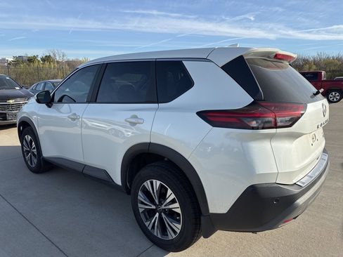 Certified 2023 Nissan Rogue SV image 5