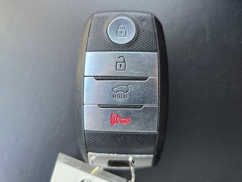 Used 2019 Kia Sorento SX image 22