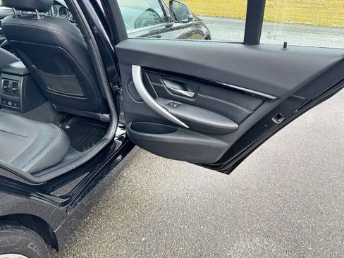 Used 2017 BMW 330i xDrive Wagon image 17