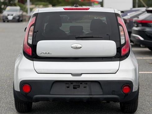 Used 2018 Kia Soul FWD image 4