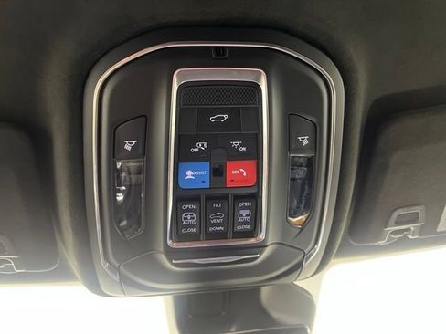 Used 2026 Jeep Grand Cherokee Summit w/ Adv Protech Group IV AWD/4WD image 39