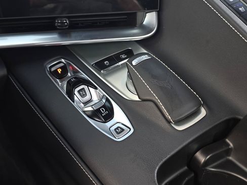 Used 2025 Chevrolet Corvette Stingray Preferred Conv w/ Z51 Performance Package RWD image 19