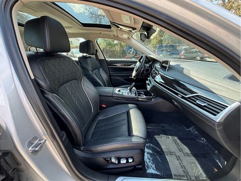 Used 2018 BMW 750i image 48