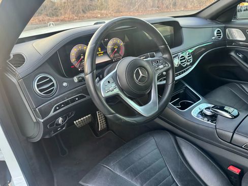 Used 2020 Mercedes-Benz S 560 Sedan w/ AMG Line Exterior image 16